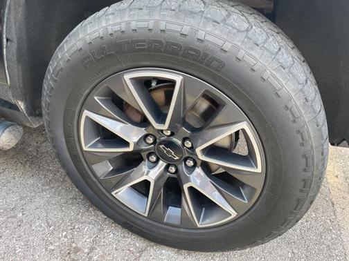 2022 Chevrolet Suburban 4WD Z71