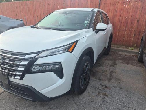 Everest White Pearl 2024 Nissan Rogue SV