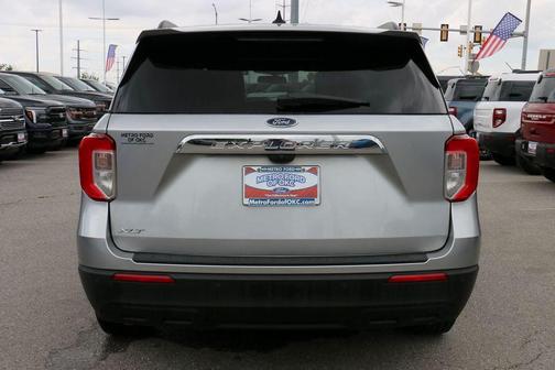 Iconic Silver Metallic 2022 Ford Explorer XLT