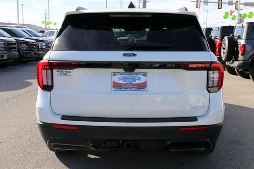 2026 Ford Explorer ST-Line