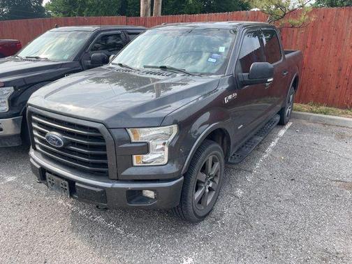 Ruby Red Metallic Tinted Clearcoat 2016 Ford F-150 XLT