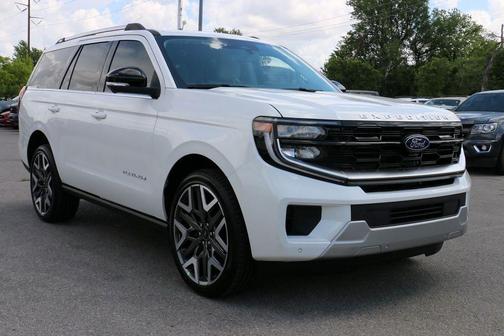 Star White Metallic Tri-Coat 2026 Ford Expedition Platinum