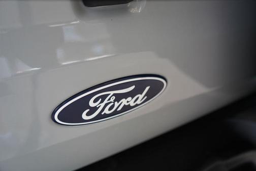 Avalanche Gray 2026 Ford Bronco Outer Banks