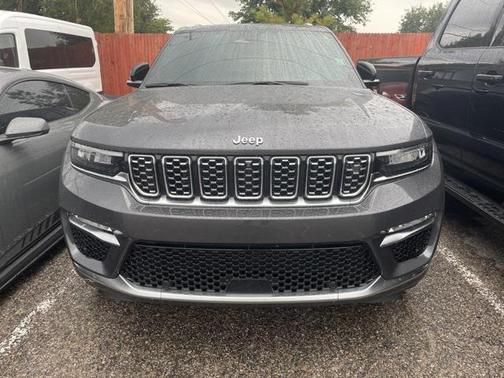 2022 Jeep Grand Cherokee Summit