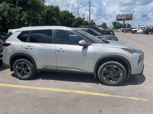 Brilliant Silver Metallic 2024 Nissan Rogue SV
