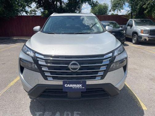 Brilliant Silver Metallic 2024 Nissan Rogue SV