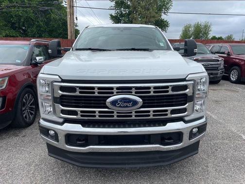 Oxford White 2026 Ford F-250 XLT