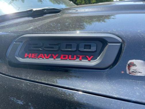 Diamond Black Crystal Pearlcoat 2024 RAM 2500 Tradesman