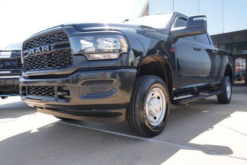 Diamond Black Crystal Pearlcoat 2024 RAM 2500 Tradesman Crew Cab 4x4 6'4' Box