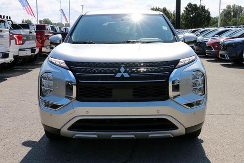 Red Diamond 2024 Mitsubishi Outlander SE S-AWC