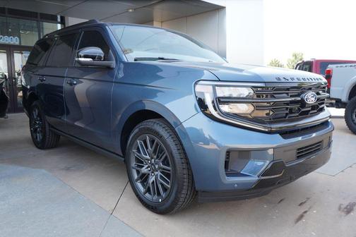 Nocturnal Blue Metallic 2027 Ford Expedition Platinum