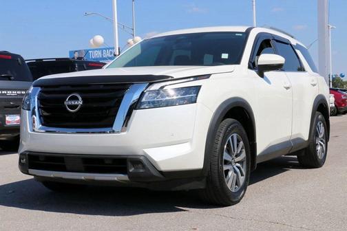 2024 Nissan Pathfinder SL FWD