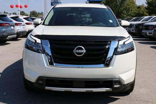 2024 Nissan Pathfinder SL FWD