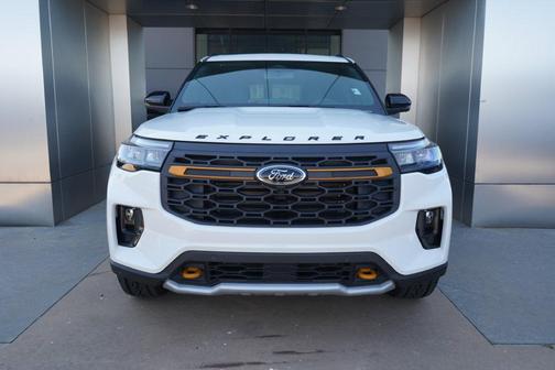 Star White Metallic Tri-Coat 2026 Ford Explorer Tremor