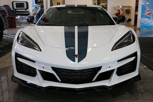 Arctic White 2025 Chevrolet Corvette E-Ray RWD Coupe 3LZ