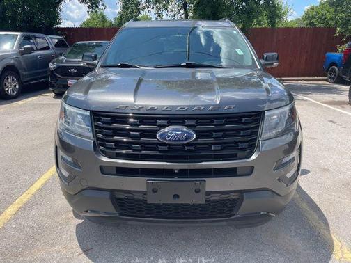 White Platinum Metallic Tri-Coat 2017 Ford Explorer sport
