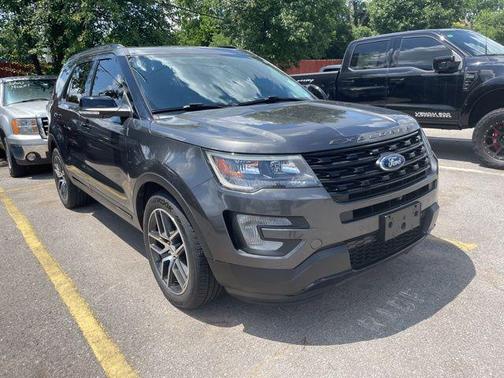 White Platinum Metallic Tri-Coat 2017 Ford Explorer sport
