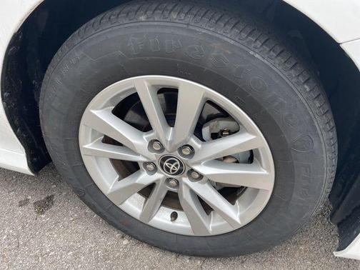 Ice 2025 Toyota Camry LE