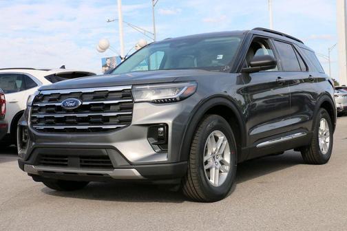 Carbonized Gray Metallic 2026 Ford Explorer Active