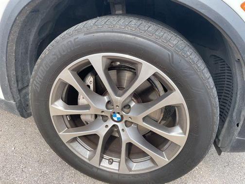 Alpine White 2024 BMW X5 sDrive40i