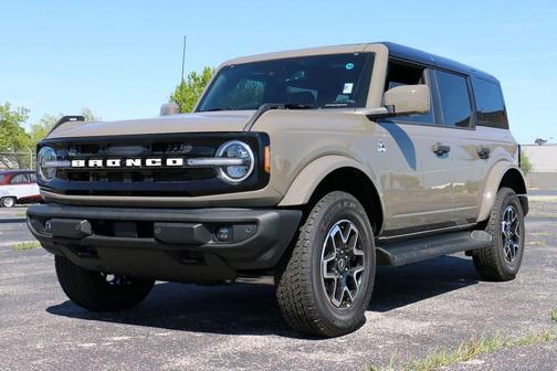 Marsh Gray 2026 Ford Bronco Outer Banks
