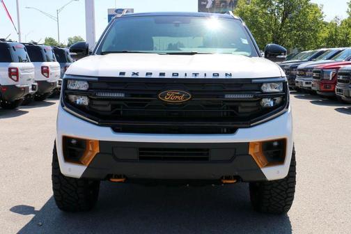 Star White Metallic Tri-Coat 2026 Ford Expedition Tremor