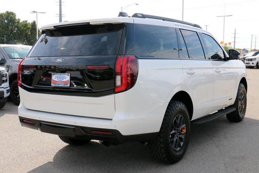 Star White Metallic Tri-Coat 2026 Ford Expedition Tremor