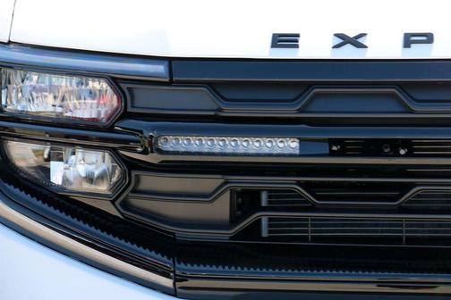 Star White Metallic Tri-Coat 2026 Ford Expedition Tremor