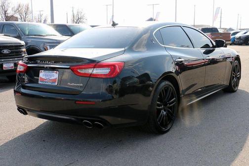 Black 2018 Maserati Quattroporte S