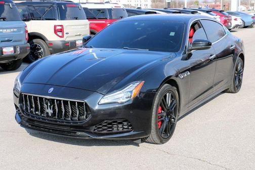 Black 2018 Maserati Quattroporte S