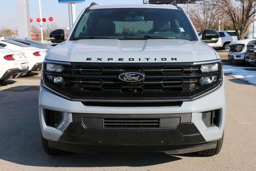 Glacier Gray Metallic Tri-Coat 2026 Ford Expedition Platinum