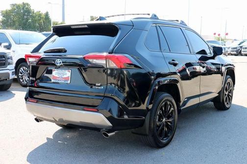 2024 Toyota RAV4 Hybrid SE