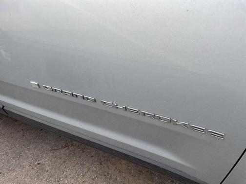 2022 Jeep Grand Cherokee L Laredo