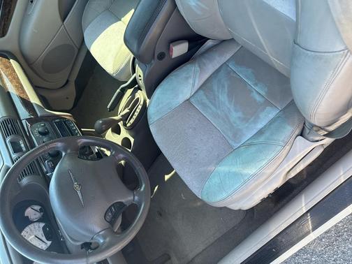2005 Chrysler Sebring Base