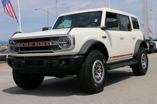 Wimbledon White 2026 Ford Bronco Outer Banks
