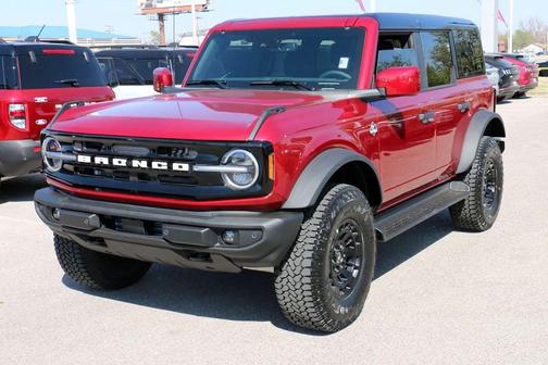 Ruby Red Metallic Tinted Clearcoat 2026 Ford Bronco Outer Banks