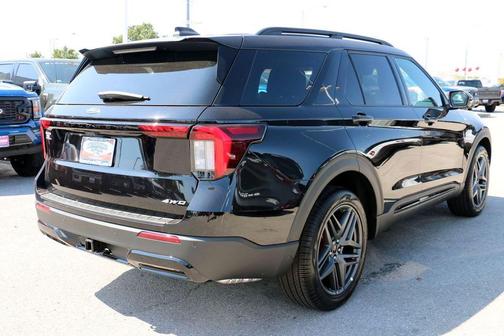 Agate Black Metallic 2026 Ford Explorer ST-Line