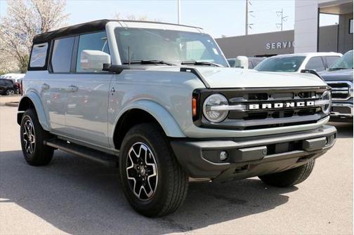 2024 Ford Bronco Outer Banks