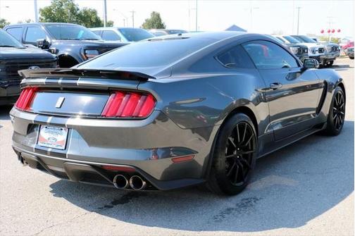 2017 Ford Shelby GT350 Base