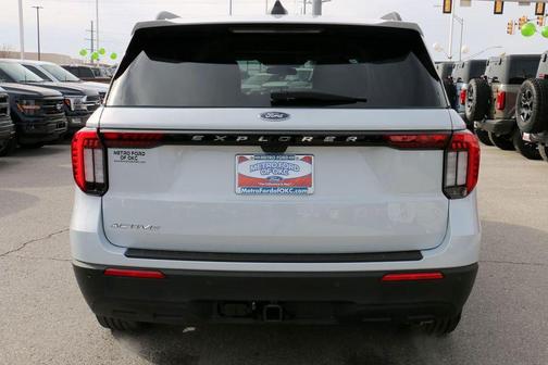 Space White Metallic 2026 Ford Explorer Active