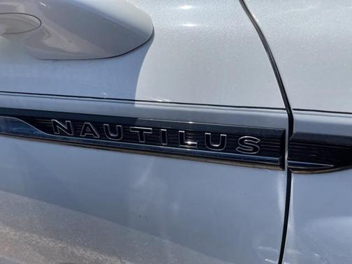 2020 Lincoln Nautilus Black Label
