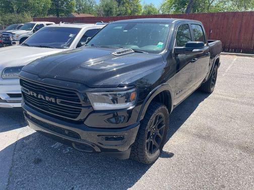 Diamond Black Crystal Pearlcoat 2020 RAM 1500 Laramie