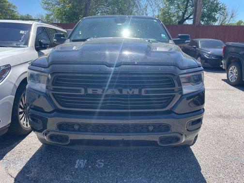 Diamond Black Crystal Pearlcoat 2020 RAM 1500 Laramie