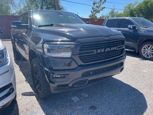Diamond Black Crystal Pearlcoat 2020 RAM 1500 Laramie