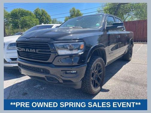 Diamond Black Crystal Pearlcoat 2020 RAM 1500 Laramie