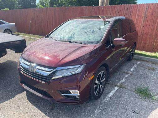 Deep Scarlet Pearl 2018 Honda Odyssey Elite