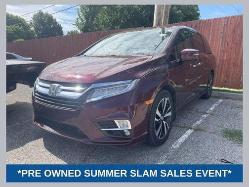 Deep Scarlet Pearl 2018 Honda Odyssey Elite