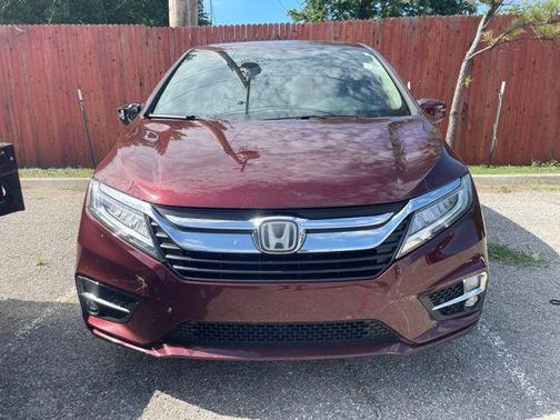 Deep Scarlet Pearl 2018 Honda Odyssey Elite