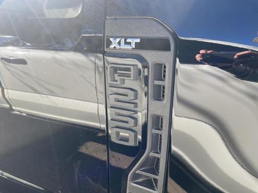 2023 Ford F-250 XLT