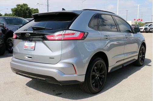 2022 Ford Edge SE